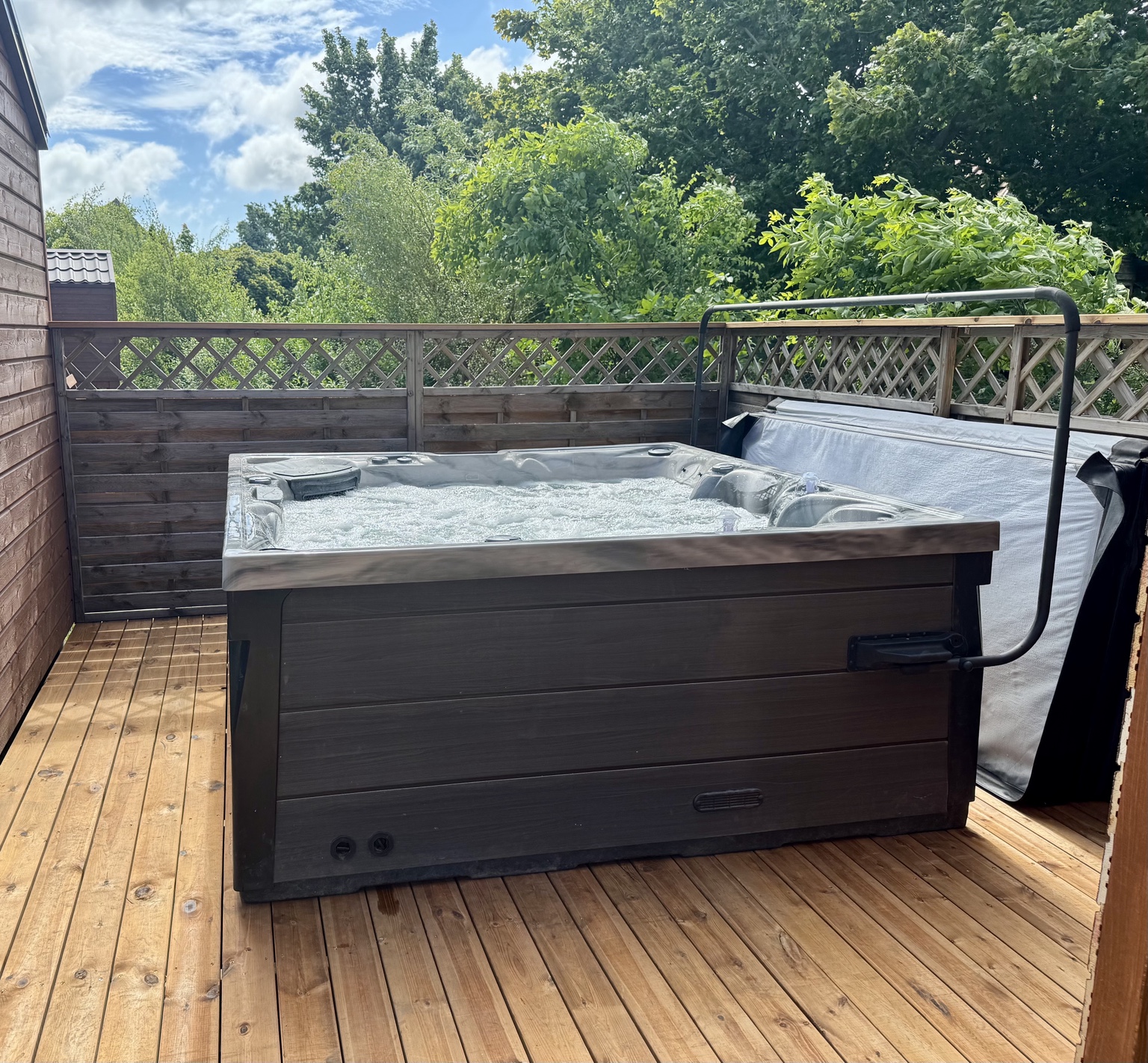 Jacuzzi w Holiday Resort Zakątek Łeba - zdjęcie 2